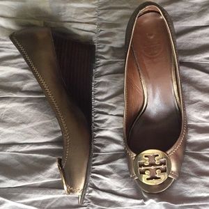 Tory Burch Sally 2 Gold Peep Toe Wedge Sz 7